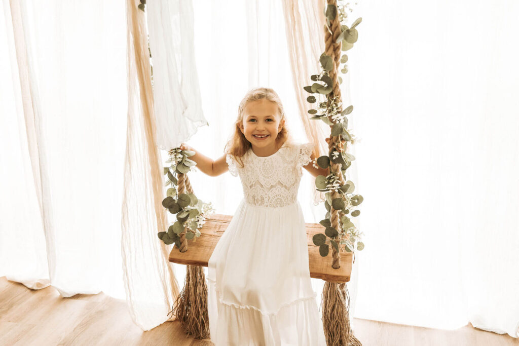 Geschwister Shooting. Baby Fotografie, Familienfoto, Bildgefühle, Odenwald Mädchen, Schaukel, Bildgefühle